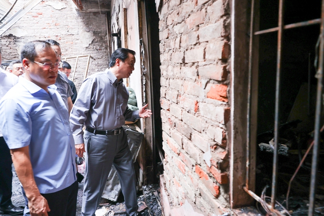Khẩn trương chăm sóc, hỗ trợ tối đa người bị nạn trong vụ cháy nhà trọ ở Hà Nội- Ảnh 2.