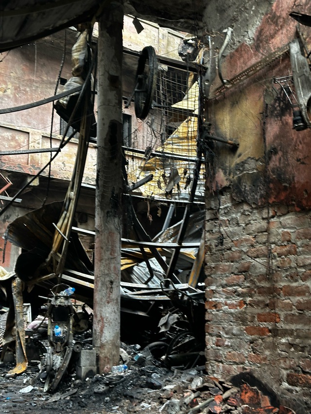 Khẩn trương chăm sóc, hỗ trợ tối đa người bị nạn trong vụ cháy nhà trọ ở Hà Nội- Ảnh 8.