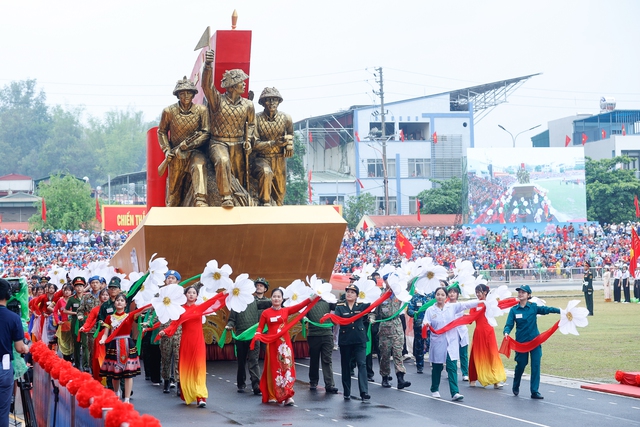 Kỷ niệm 70 năm Chiến thắng Điện Biên Phủ: Viết tiếp những bản hùng ca bất diệt- Ảnh 10.