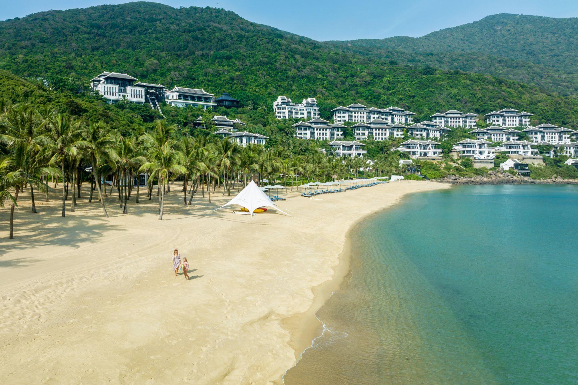 InterContinental Danang Sun Peninsula Resort tung ưu đãi hấp dẫn dành cho du khách Việt trong tháng 7- Ảnh 1.