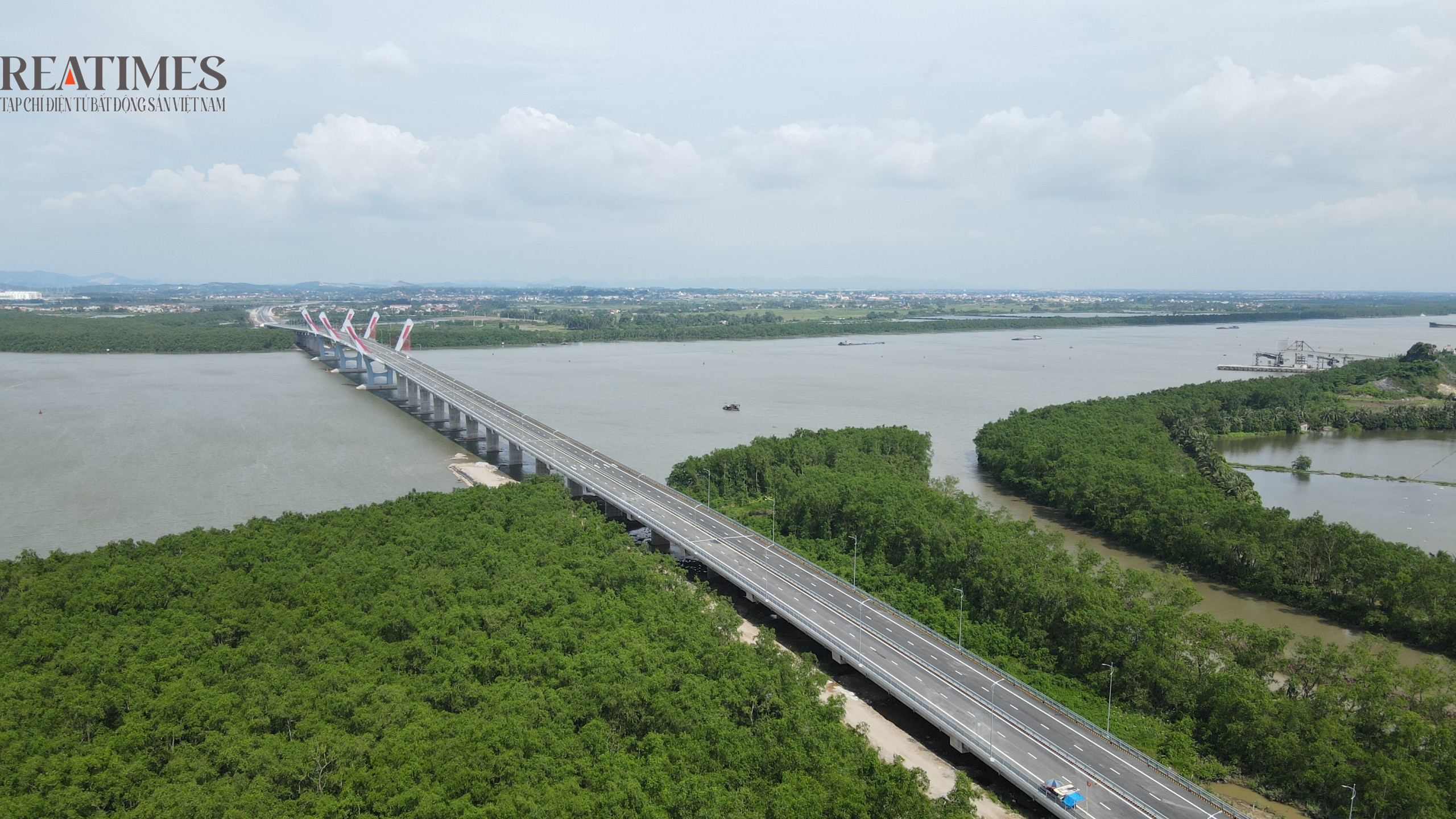 Toàn cảnh cây cầu nghìn tỷ nối Hải Phòng - Quảng Ninh trước ngày thông xe- Ảnh 9.