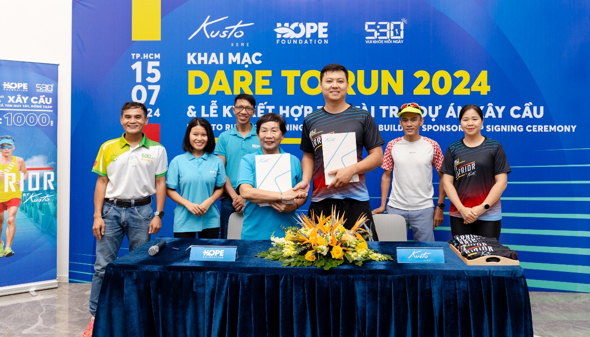 Dị nhân marathon xuyên Việt cùng Dare to run 2024 tạo nên kỳ tích- Ảnh 1.