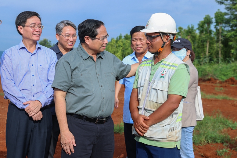 Thủ tướng khảo sát hiện trường, yêu cầu đẩy nhanh tiến độ dự án cao tốc Khánh Hòa - Buôn Ma Thuột- Ảnh 3.