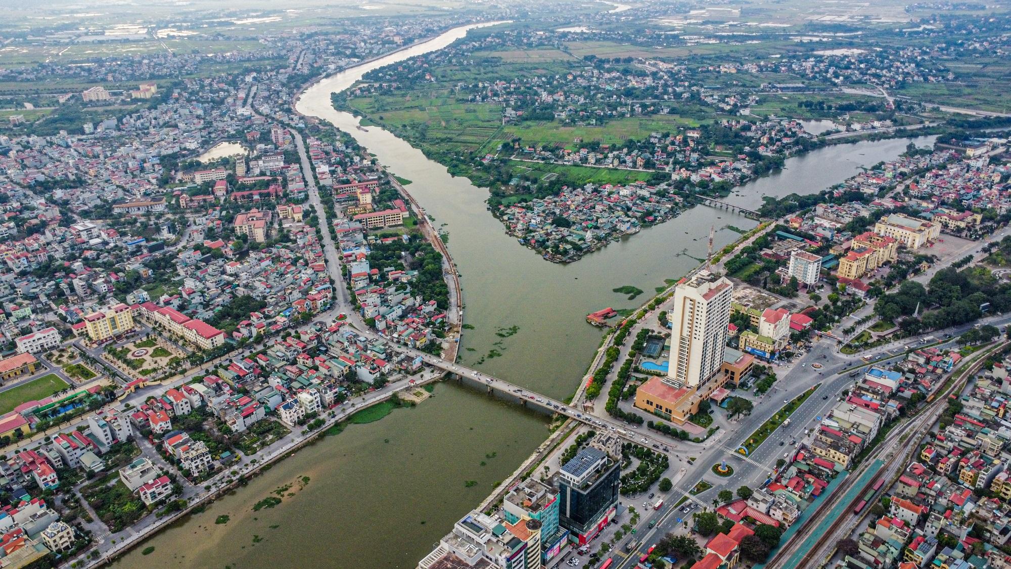 PGS.TS Trần Đình Thiên: Nhà đầu tư có tầm nhìn sẽ giúp Hà Nam cất cánh- Ảnh 2.