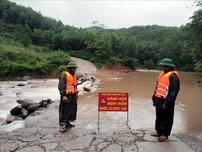 Quảng Bình: Nắm chắc diễn biến thời tiết, ứng phó với mưa to do hoàn lưu bão số 4- Ảnh 1.