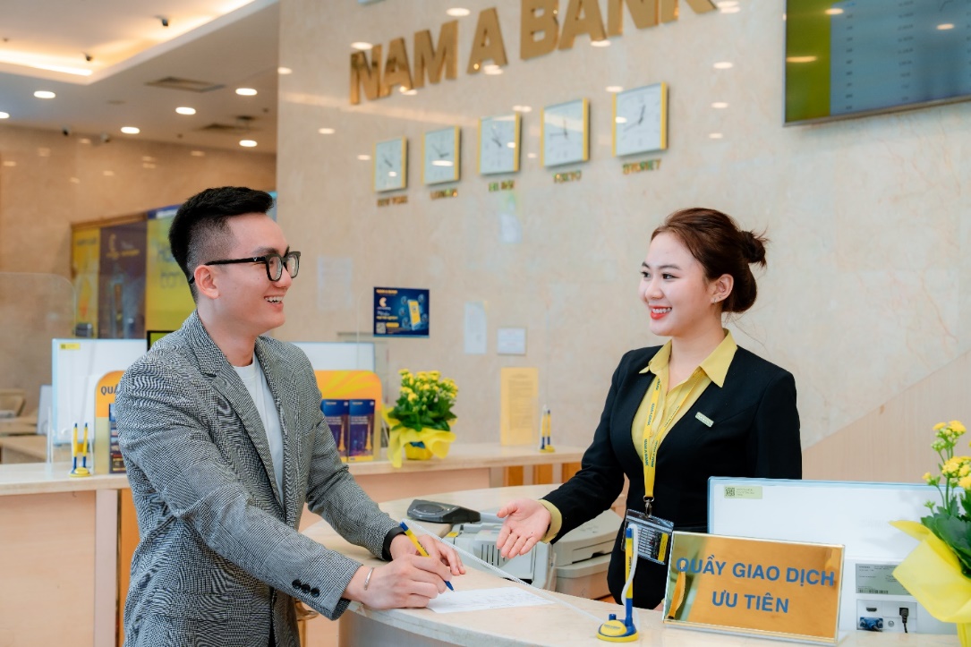 Nam A Bank gặp gỡ trực tuyến nhà đầu tư, sẵn sàng bứt phá trong những tháng cuối năm 2024- Ảnh 2.