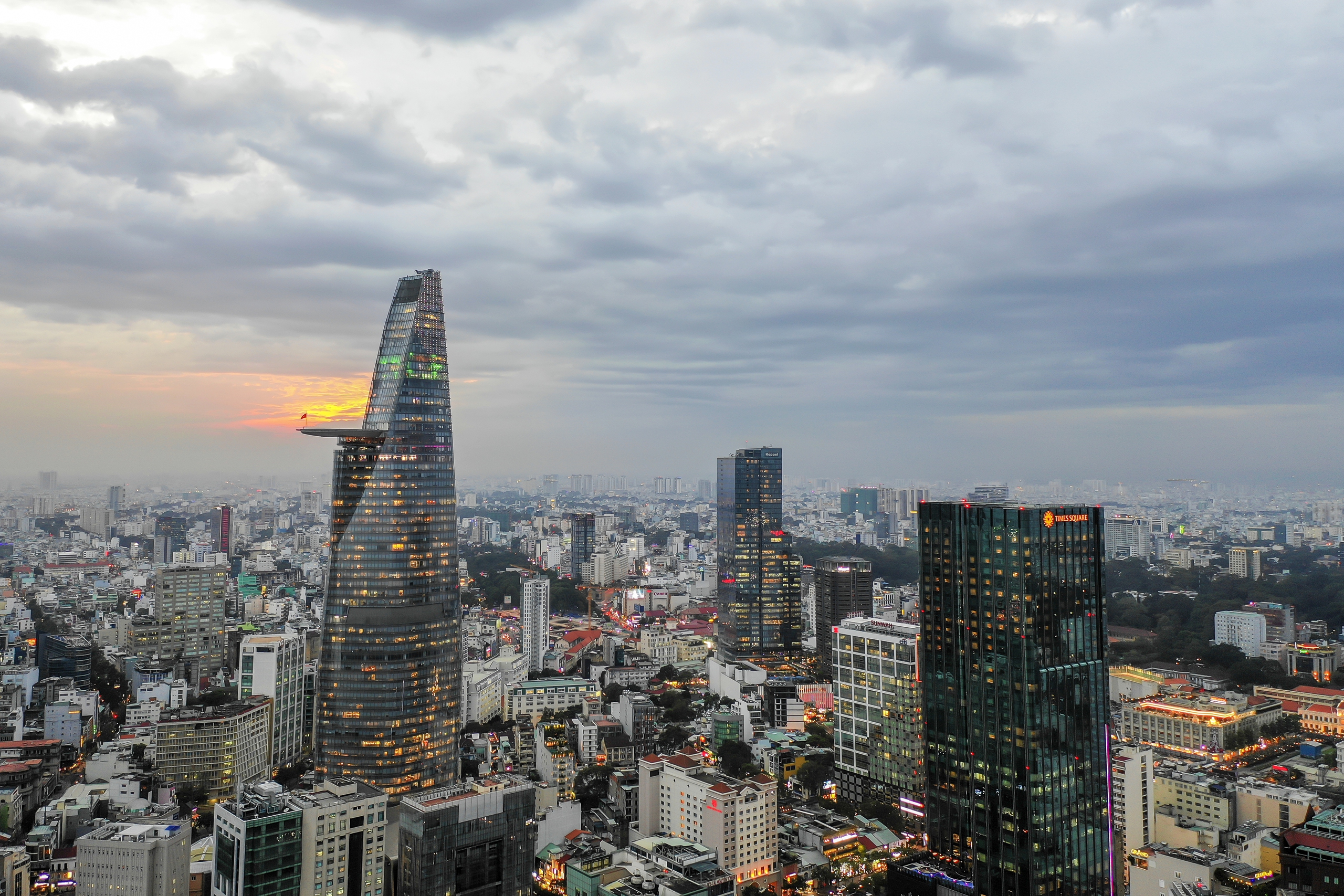 Thực hiện nguyên tắc “bảo đảm hài hòa lợi ích" và “nguyên tắc thị trường” trong xây dựng bảng giá đất- Ảnh 2.