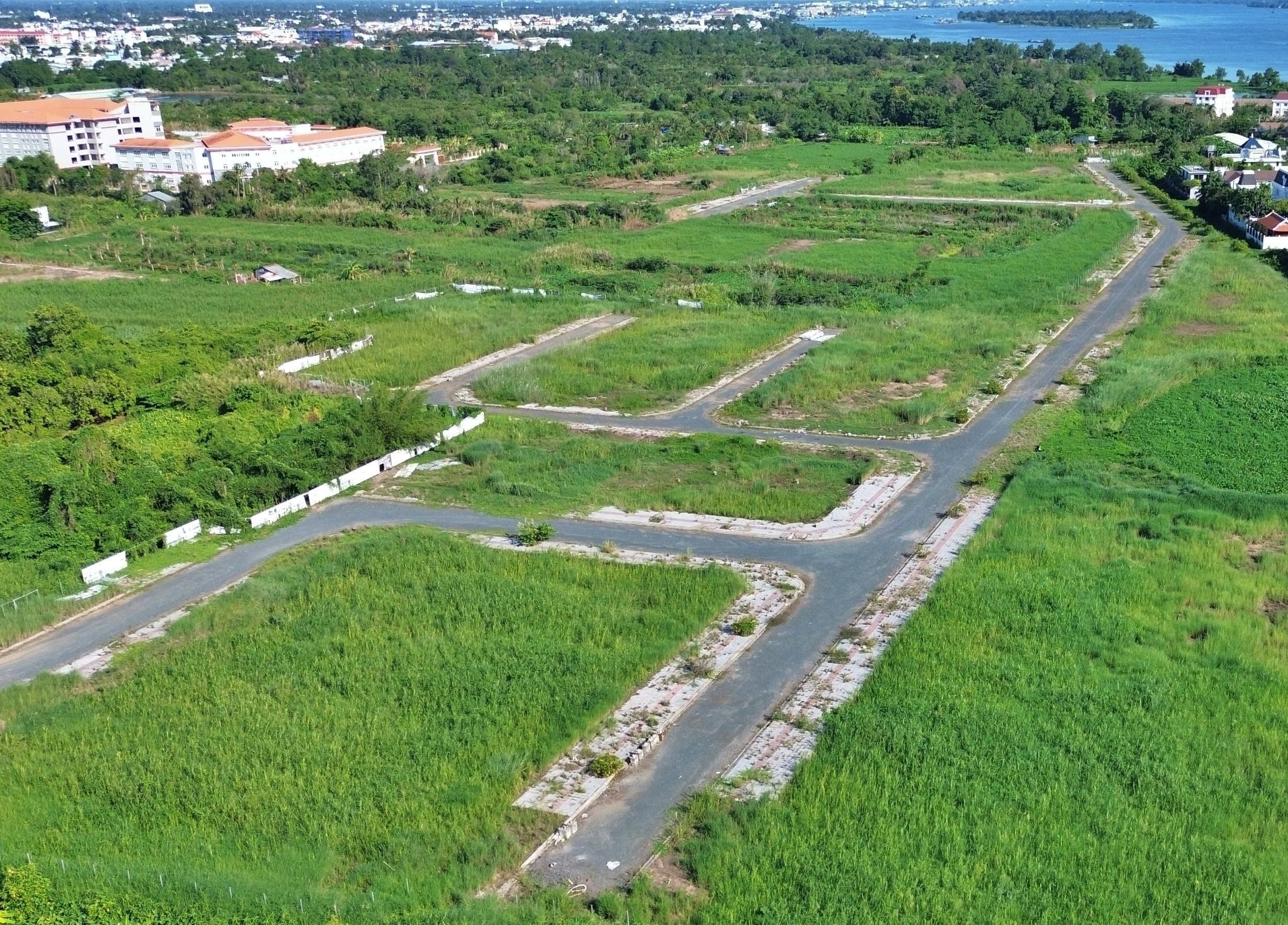 Lãng phí đất đai, cơ hội đầu tư tại nhiều dự án bất động sản chậm triển khai ở TP. Cần Thơ- Ảnh 1.