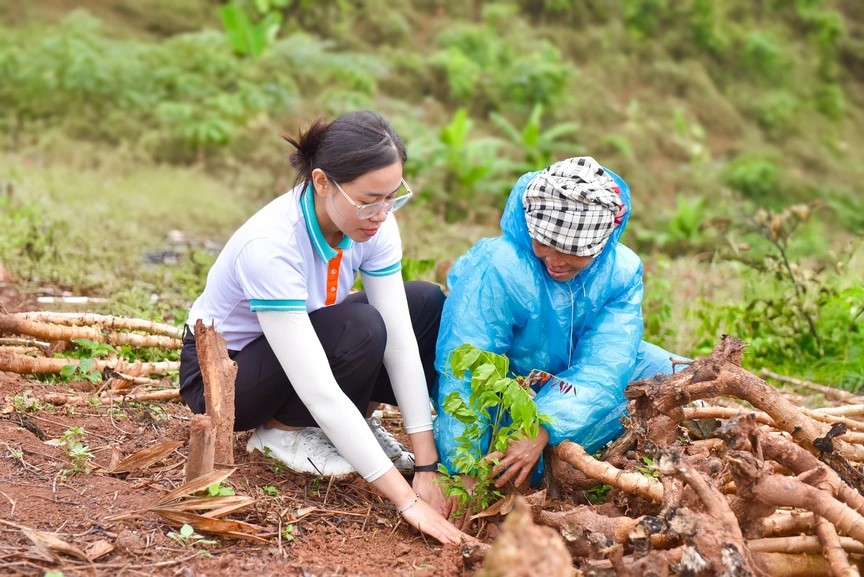 ABBANK establishes the ESG Sustainable Development Strategy Committee under the leadership of Mr. Vu Van Tien - Ảnh 5.