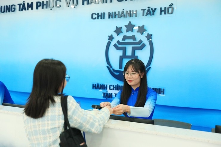Chung cư đầu tiên tại Thủ đô, cư dân được làm thủ tục đất đai ngay tại chỗ
- Ảnh 1.