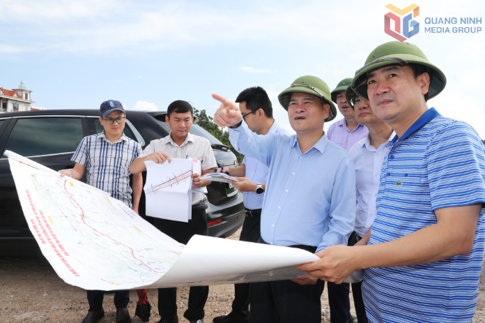 Dự án đường ven sông 6.400 tỷ nối Đông Triều (Quảng Ninh) với cao tốc đắt nhất Việt Nam gặp nhiều khó khăn- Ảnh 1. Dự án đường ven sông 6.400 tỷ nối Đông Triều (Quảng Ninh) với cao tốc đắt nhất Việt Nam gặp nhiều khó khăn- Ảnh 1.