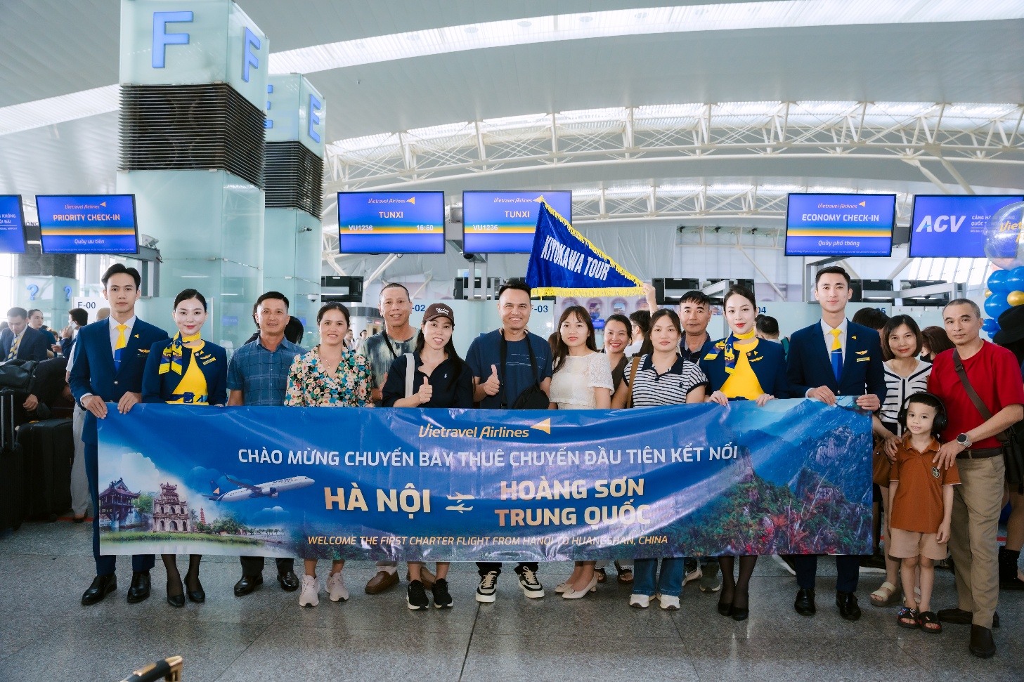 Vietravel Airlines thực hiện thành công chuyến bay charter đầu tiên kết nối Hà Nội - Hoàng Sơn, Trung Quốc- Ảnh 1.