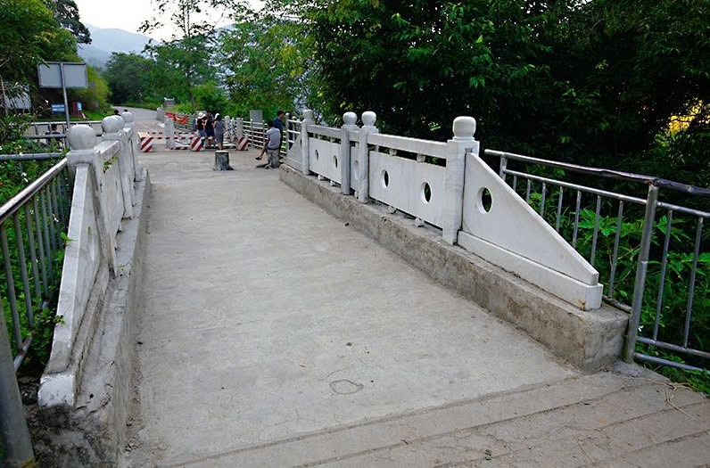 Độc đáo cây cầu ngắn nhất Việt Nam: Chỉ dài 1m nhưng là nhịp nối quan trọng giữa 2 quốc gia- Ảnh 2. Độc đáo cây cầu ngắn nhất Việt Nam: Chỉ dài 1m nhưng là nhịp nối quan trọng giữa 2 quốc gia- Ảnh 2.