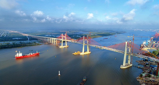Cây cầu dây văng lọt TOP nhiều nhịp nhất thế giới tại Việt Nam: Dây cáp nặng 800 tấn, nằm trên tuyến cao tốc đắt đỏ nhất cả nước- Ảnh 4. Cây cầu dây văng lọt TOP nhiều nhịp nhất thế giới tại Việt Nam: Dây cáp nặng 800 tấn, nằm trên tuyến cao tốc đắt đỏ nhất cả nước- Ảnh 4.