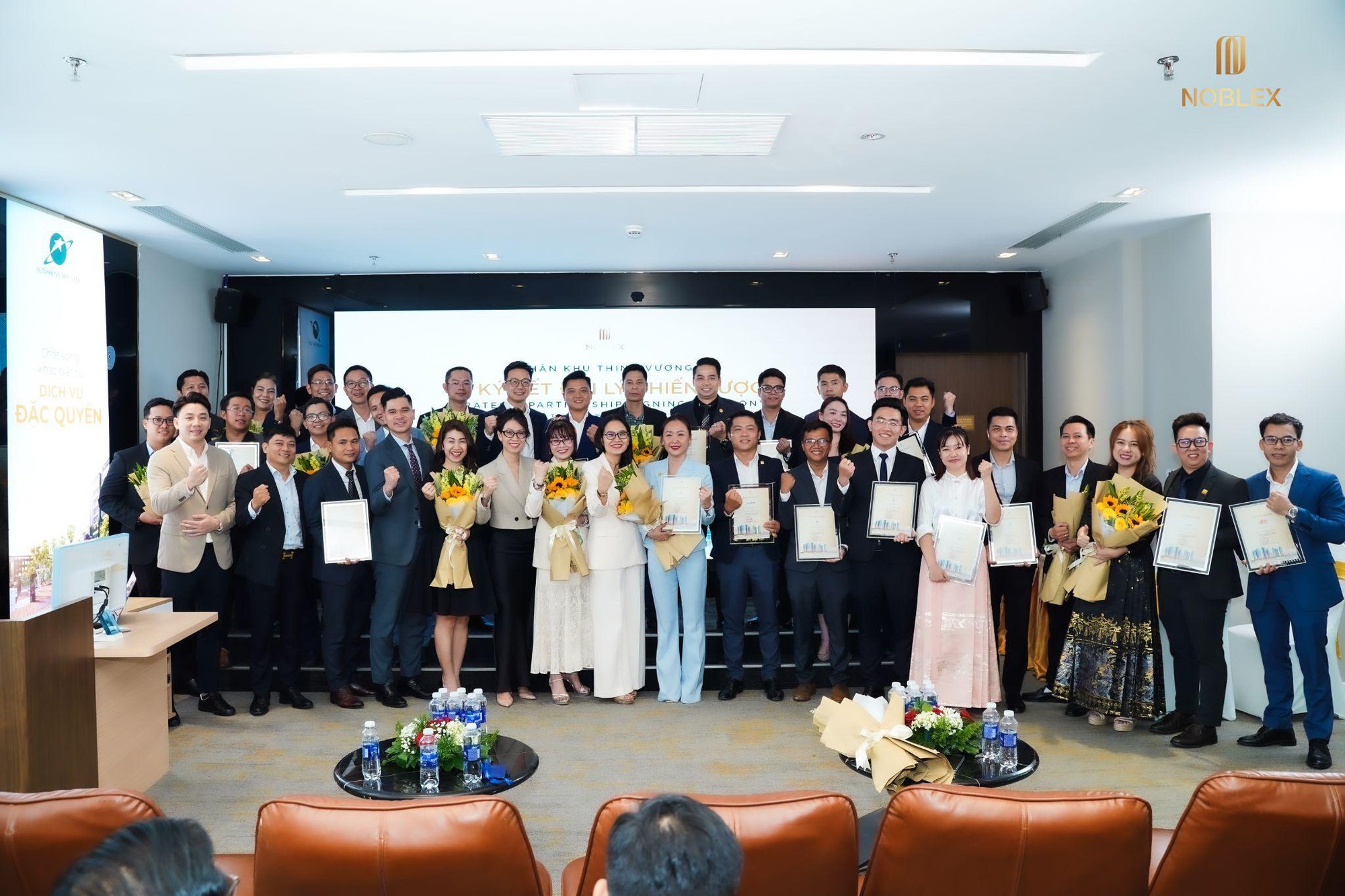 Hơn 30 đại lý chiến lược phân phối phân khu Thịnh Vượng tại Sunshine Sky City- Ảnh 1. Hơn 30 đại lý chiến lược phân phối phân khu Thịnh Vượng tại Sunshine Sky City- Ảnh 1.