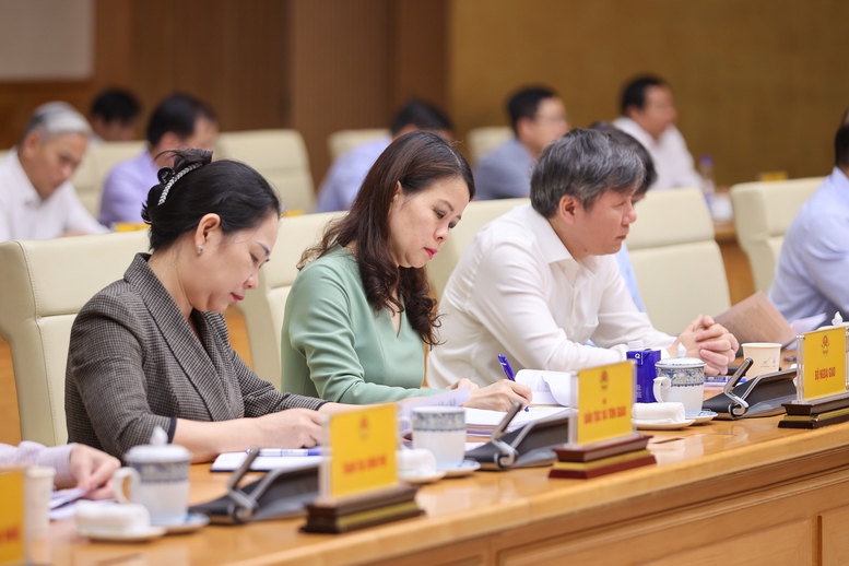 Thủ tướng: Giải ngân vốn đầu tư công vừa là chức trách nhiệm vụ, vừa là lương tâm, đạo đức công vụ của cán bộ- Ảnh 10. Thủ tướng: Giải ngân vốn đầu tư công vừa là chức trách nhiệm vụ, vừa là lương tâm, đạo đức công vụ của cán bộ- Ảnh 10.
