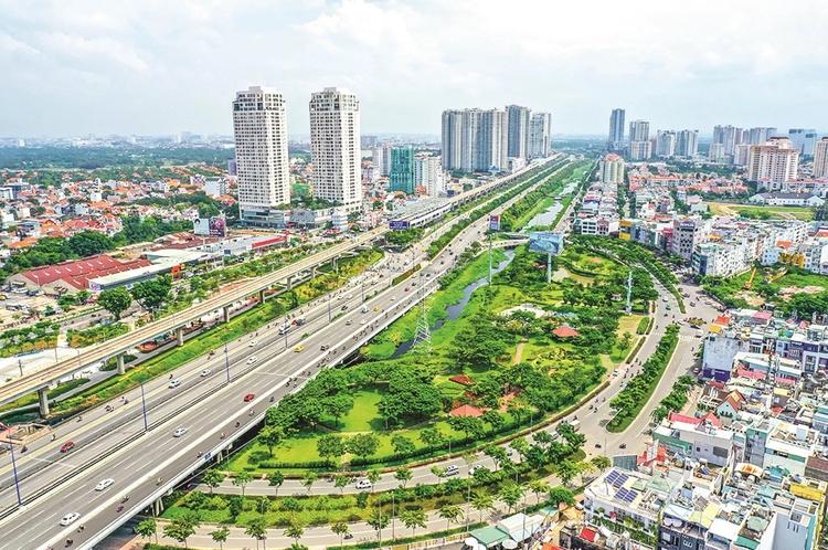 Giá nhà leo thang, tỷ suất sinh giảm mạnh: Áp lực kép của thế hệ trẻ- Ảnh 2.