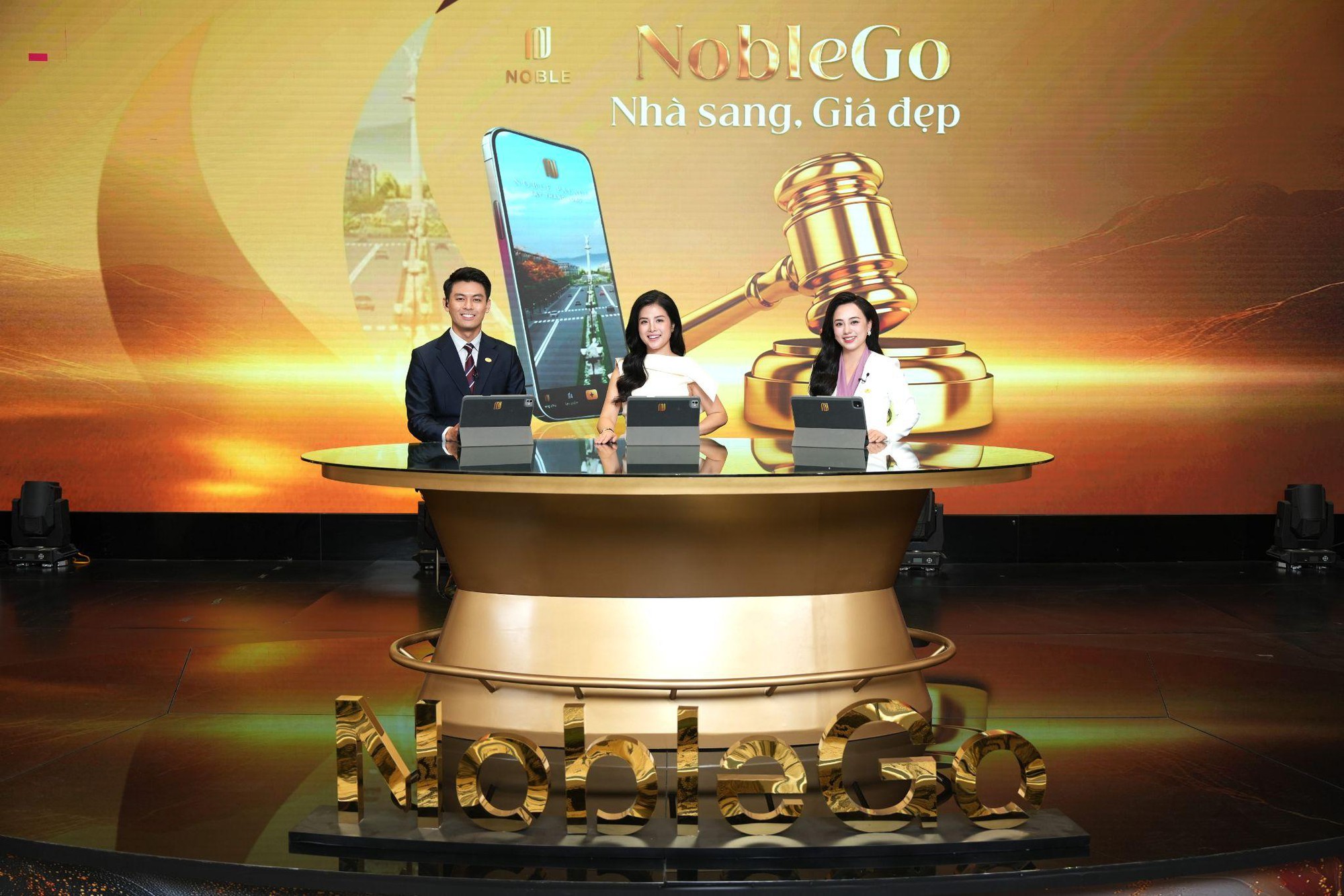 “Deal hời” trên livestream Sunshine Group tối 17/10: Nhà phố 75m2 Noble Palace Tay Thang Long chốt thấp hơn thị trường gần 5 tỷ đồng- Ảnh 1. “Deal hời” trên livestream Sunshine Group tối 17/10: Nhà phố 75m2 Noble Palace Tay Thang Long chốt thấp hơn thị trường gần 5 tỷ đồng- Ảnh 1.