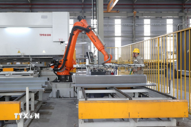Quyết liệt thực hiện kế hoạch 5 năm 2026-2030, phấn đấu GDP 10%/năm trở lên- Ảnh 5. Quyết liệt thực hiện kế hoạch 5 năm 2026-2030, phấn đấu GDP 10%/năm trở lên- Ảnh 5.