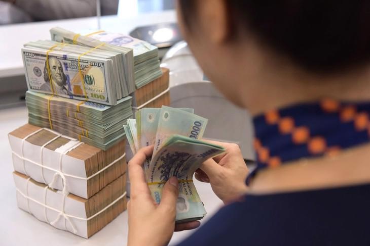 Bài 3: Rủi ro hiện hữu nếu dồn áp lực tăng trưởng kinh tế lên chính sách tiền tệ- Ảnh 4.