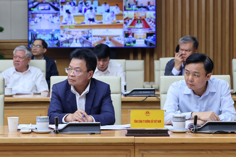 Thủ tướng: Chủ động, tích cực thúc đẩy các dự án đường sắt và chuyển giao, phát triển công nghệ- Ảnh 11. Thủ tướng: Chủ động, tích cực thúc đẩy các dự án đường sắt và chuyển giao, phát triển công nghệ- Ảnh 11.