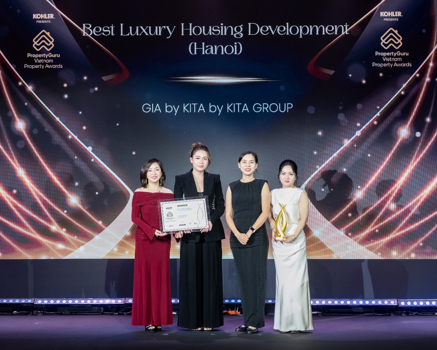KITA Group ghi dấu ấn mạnh mẽ tại PropertyGuru Vietnam Property Awards 2025 với “cú hat-trick” giải thưởng danh giá- Ảnh 2. D:\HỢP TÁC TRUYỀN THÔNG\PROPERTYGURU 2025\GALA\www.SNAPP.media HR_3765.jpg