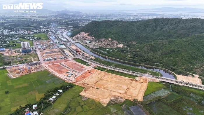 Xử lý dứt điểm dự án đô thị hơn 1.300ha bị chiếm dụng thành bãi đỗ xe nhếch nhác- Ảnh 3.