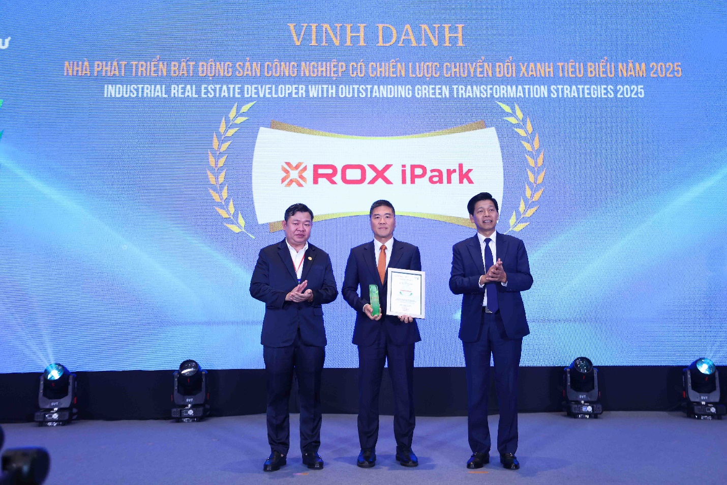 ROX iPark được vinh danh là “Nhà phát triển Bất động sản công nghiệp có chiến lược phát triển xanh tiêu biểu năm 2025”- Ảnh 1. ROX iPark được vinh danh là “Nhà phát triển Bất động sản công nghiệp có chiến lược phát triển xanh tiêu biểu năm 2025”- Ảnh 1.