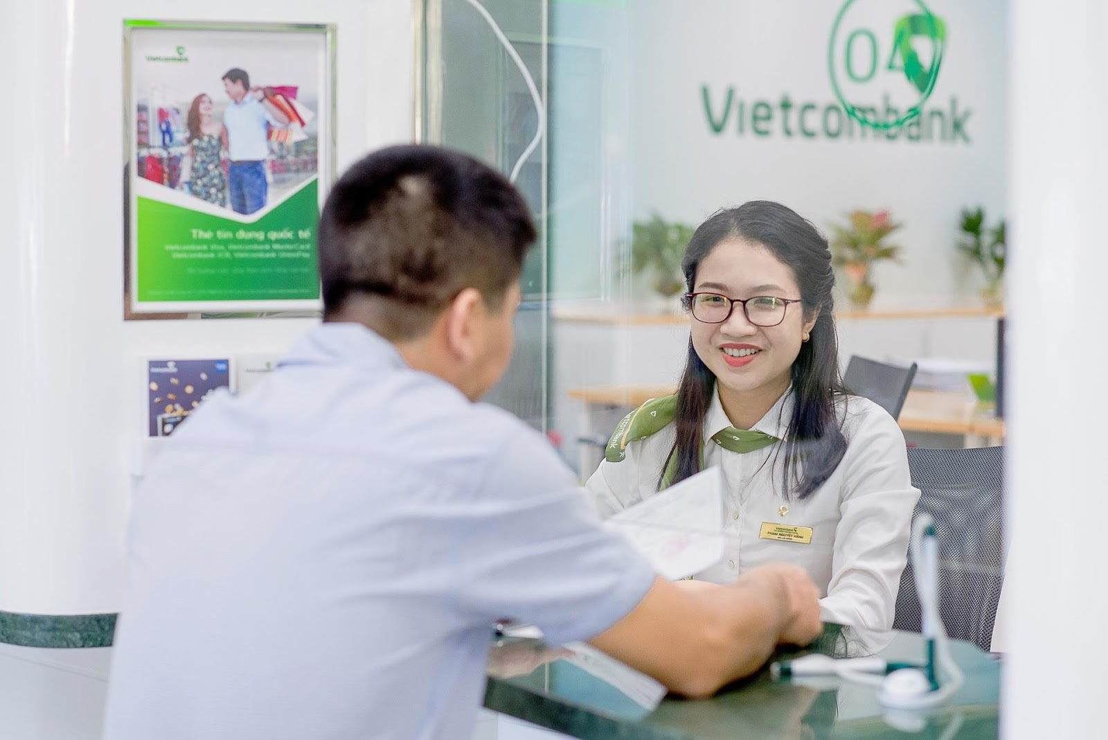 Lãi suất vay theo bảng lương Vietcombank: Điều kiện, hạn mức và hướng dẫn chi tiết- Ảnh 1.