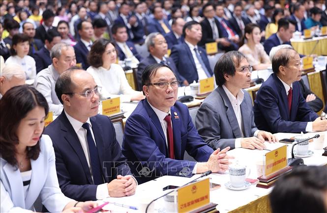 Thủ tướng Phạm Minh Chính đề nghị doanh nghiệp và doanh nhân Việt Nam thực hiện "3 tiên phong"- Ảnh 3. Thủ tướng Phạm Minh Chính đề nghị doanh nghiệp và doanh nhân Việt Nam thực hiện "3 tiên phong"- Ảnh 3.