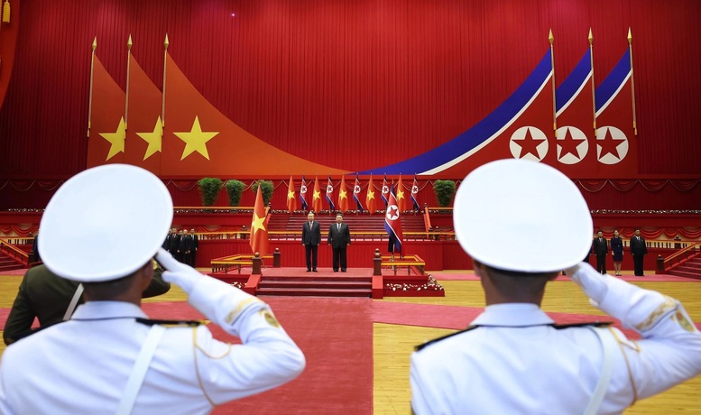 Trọng thể lễ đón Tổng Bí thư Tô Lâm thăm cấp nhà nước Triều Tiên- Ảnh 3. Trọng thể lễ đón Tổng Bí thư Tô Lâm thăm cấp nhà nước Triều Tiên- Ảnh 3.
