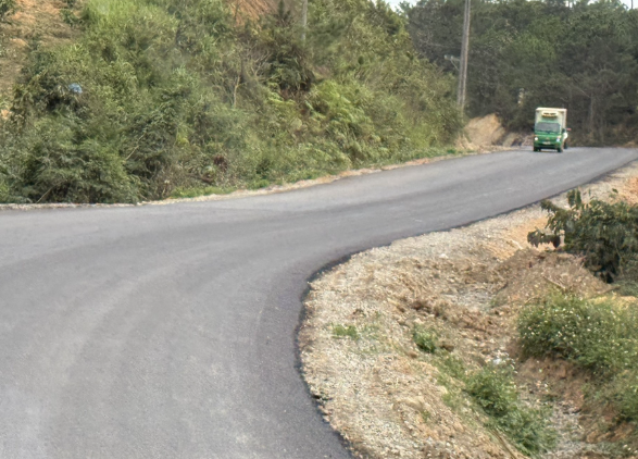 Cung đường ngắn nhất kết nối Phan Thiết đến ‘tiểu Paris’ của Việt Nam: Chậm tiến độ, Bộ Xây dựng chốt lùi kế hoạch hoàn thành- Ảnh 2.