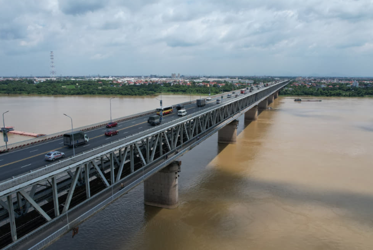 Cây cầu 2 tầng duy nhất Hà Nội, từng được đánh giá hiện đại nhất Đông Nam Á sắp được 'lên đời'- Ảnh 1. Cây cầu 2 tầng duy nhất Hà Nội, từng được đánh giá hiện đại nhất Đông Nam Á sắp được 'lên đời'- Ảnh 1.
