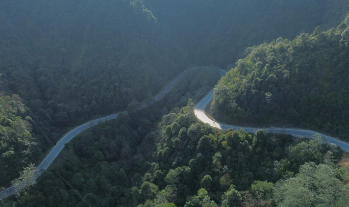 Chính thức động thổ hầm đường bộ cao nhất Việt Nam: Vốn đầu tư hơn 3.000 tỷ, rút ngắn thời gian chinh phục vua đèo Tây Bắc chỉ còn vài phút- Ảnh 1. Chính thức động thổ hầm đường bộ cao nhất Việt Nam: Vốn đầu tư hơn 3.000 tỷ, rút ngắn thời gian chinh phục vua đèo Tây Bắc chỉ còn vài phút- Ảnh 1.