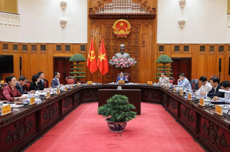 Chỉ đạo mới nhất của Thủ tướng về dự án đại lộ 300.000 tỷ, là công trình ‘kỳ tích sông Hồng’- Ảnh 1. Chỉ đạo mới nhất của Thủ tướng về dự án đại lộ 300.000 tỷ, là công trình ‘kỳ tích sông Hồng’- Ảnh 1.