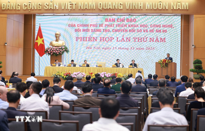 Thủ tướng: Lấy khoa học công nghệ và chuyển đổi số làm động lực chính của tăng trưởng- Ảnh 3.