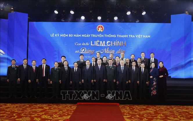 Công tác thanh tra cần chuyển trọng tâm từ "xử lý vi phạm" sang "phòng ngừa từ sớm, từ xa"- Ảnh 7. Công tác thanh tra cần chuyển trọng tâm từ "xử lý vi phạm" sang "phòng ngừa từ sớm, từ xa"- Ảnh 7.