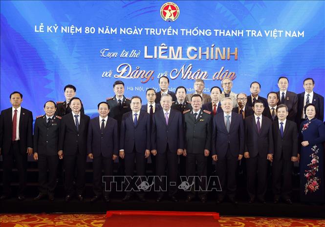 Công tác thanh tra cần chuyển trọng tâm từ "xử lý vi phạm" sang "phòng ngừa từ sớm, từ xa"- Ảnh 8. Công tác thanh tra cần chuyển trọng tâm từ "xử lý vi phạm" sang "phòng ngừa từ sớm, từ xa"- Ảnh 8.