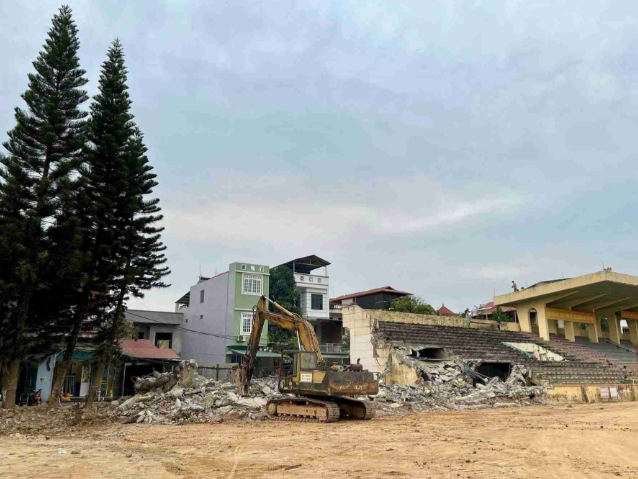 Chính thức phá dỡ sân vận động được hình thành cách đây 100 năm tại tỉnh biên giới giáp Trung Quốc- Ảnh 1.