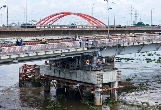 Ngày mai, chính thức thông xe cầu vượt sông 11.000 tấn tại thành phố giàu nhất Việt Nam- Ảnh 3. Ngày mai, chính thức thông xe cầu vượt sông 11.000 tấn tại thành phố giàu nhất Việt Nam- Ảnh 3.