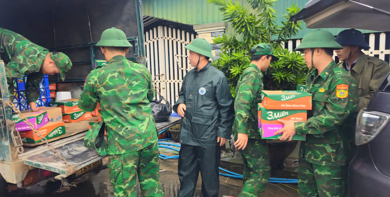 Dốc toàn tâm sức tập trung ứng phó và khắc phục hậu quả mưa lũ đặc biệt lớn- Ảnh 6.