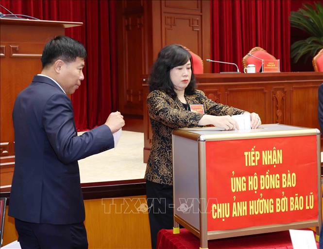 Tổng Bí thư Tô Lâm và các đại biểu ủng hộ đồng bào bão lũ- Ảnh 5.