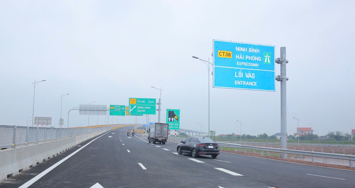 Ninh Bình: Tăng tốc đầu tư hạ tầng, mở rộng không gian phát triển- Ảnh 5. Ninh Bình: Tăng tốc đầu tư hạ tầng, mở rộng không gian phát triển- Ảnh 5.