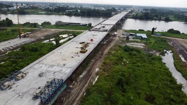 Cây cầu 600 tỷ bắc qua dòng sông biểu tượng của TP. HCM nỗ lực về đích sau 6 tháng hợp long- Ảnh 1. Cây cầu 600 tỷ bắc qua dòng sông biểu tượng của TP. HCM nỗ lực về đích sau 6 tháng hợp long- Ảnh 1.