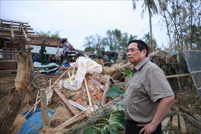 Thủ tướng yêu cầu phát động chiến dịch thần tốc xây sửa nhà cho người dân bị thiệt hại do mưa lũ- Ảnh 3.
