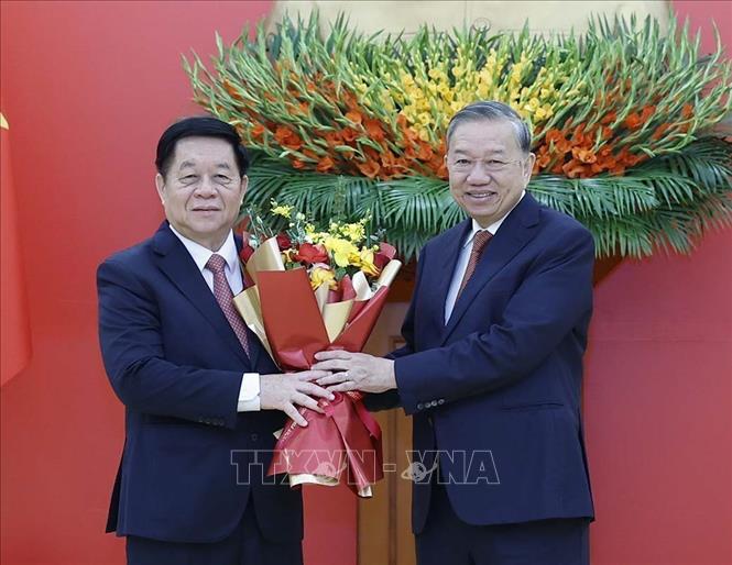 Tổng Bí thư Tô Lâm trao các quyết định của Bộ Chính trị về công tác cán bộ- Ảnh 2. Tổng Bí thư Tô Lâm trao các quyết định của Bộ Chính trị về công tác cán bộ- Ảnh 2.