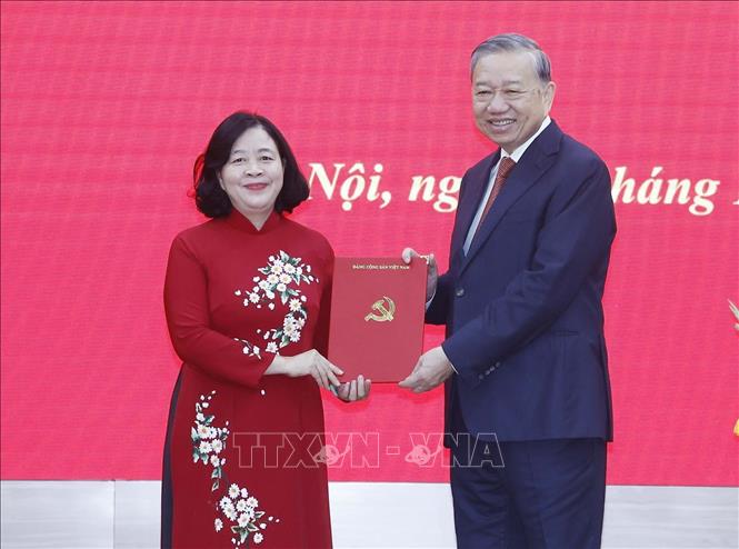 Đồng chí Bùi Thị Minh Hoài giữ chức Bí thư Đảng ủy Mặt trận Tổ quốc, các đoàn thể Trung ương- Ảnh 1. Đồng chí Bùi Thị Minh Hoài giữ chức Bí thư Đảng ủy Mặt trận Tổ quốc, các đoàn thể Trung ương- Ảnh 1.