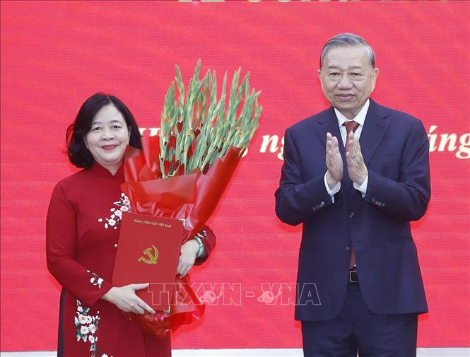 Đồng chí Bùi Thị Minh Hoài giữ chức Bí thư Đảng ủy Mặt trận Tổ quốc, các đoàn thể Trung ương- Ảnh 2. Đồng chí Bùi Thị Minh Hoài giữ chức Bí thư Đảng ủy Mặt trận Tổ quốc, các đoàn thể Trung ương- Ảnh 2.