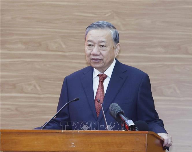 Đồng chí Bùi Thị Minh Hoài giữ chức Bí thư Đảng ủy Mặt trận Tổ quốc, các đoàn thể Trung ương- Ảnh 3. Đồng chí Bùi Thị Minh Hoài giữ chức Bí thư Đảng ủy Mặt trận Tổ quốc, các đoàn thể Trung ương- Ảnh 3.