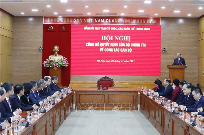 Đồng chí Bùi Thị Minh Hoài giữ chức Bí thư Đảng ủy Mặt trận Tổ quốc, các đoàn thể Trung ương- Ảnh 4. Đồng chí Bùi Thị Minh Hoài giữ chức Bí thư Đảng ủy Mặt trận Tổ quốc, các đoàn thể Trung ương- Ảnh 4.